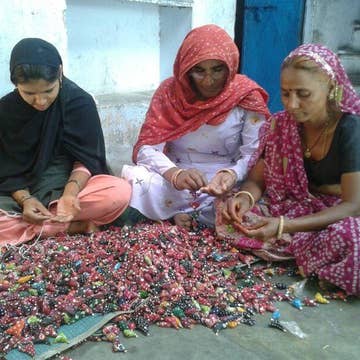 30-Bird Prosperity Tota - Large