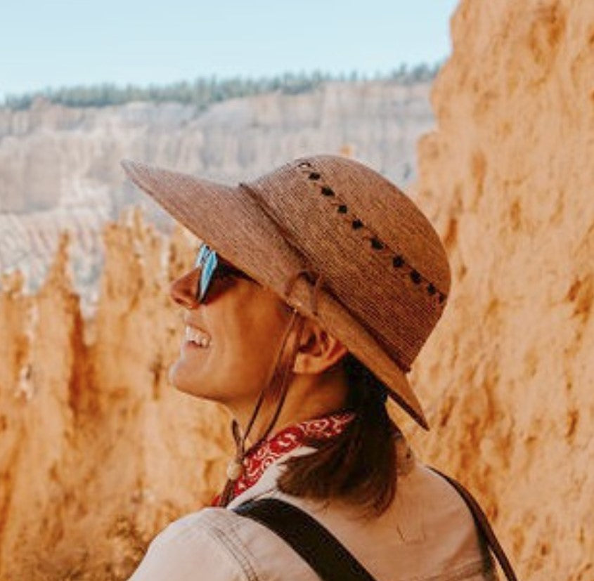 Laurel Lattice Palm Hat