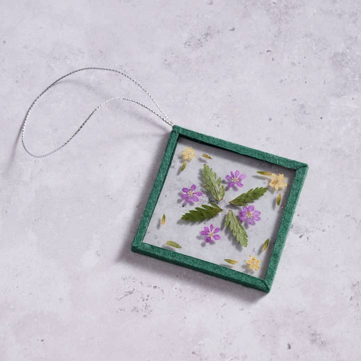 Pressed Flowers &amp; Glass Ornament (3.25&quot; Sq)