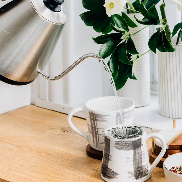 Stainless Steel Tea Strainer (2&quot; D x 4&quot; W x 3&quot; H)
