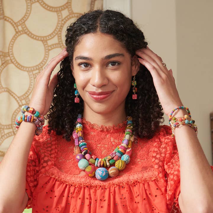 Color Bone &amp; Kantha Bead Bracelet (7.5&quot; L)