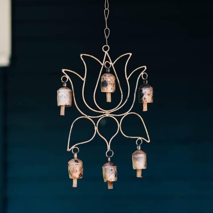 6-Bell Lotus Chime (13&quot; L x 9&quot; W x 20&quot; H)