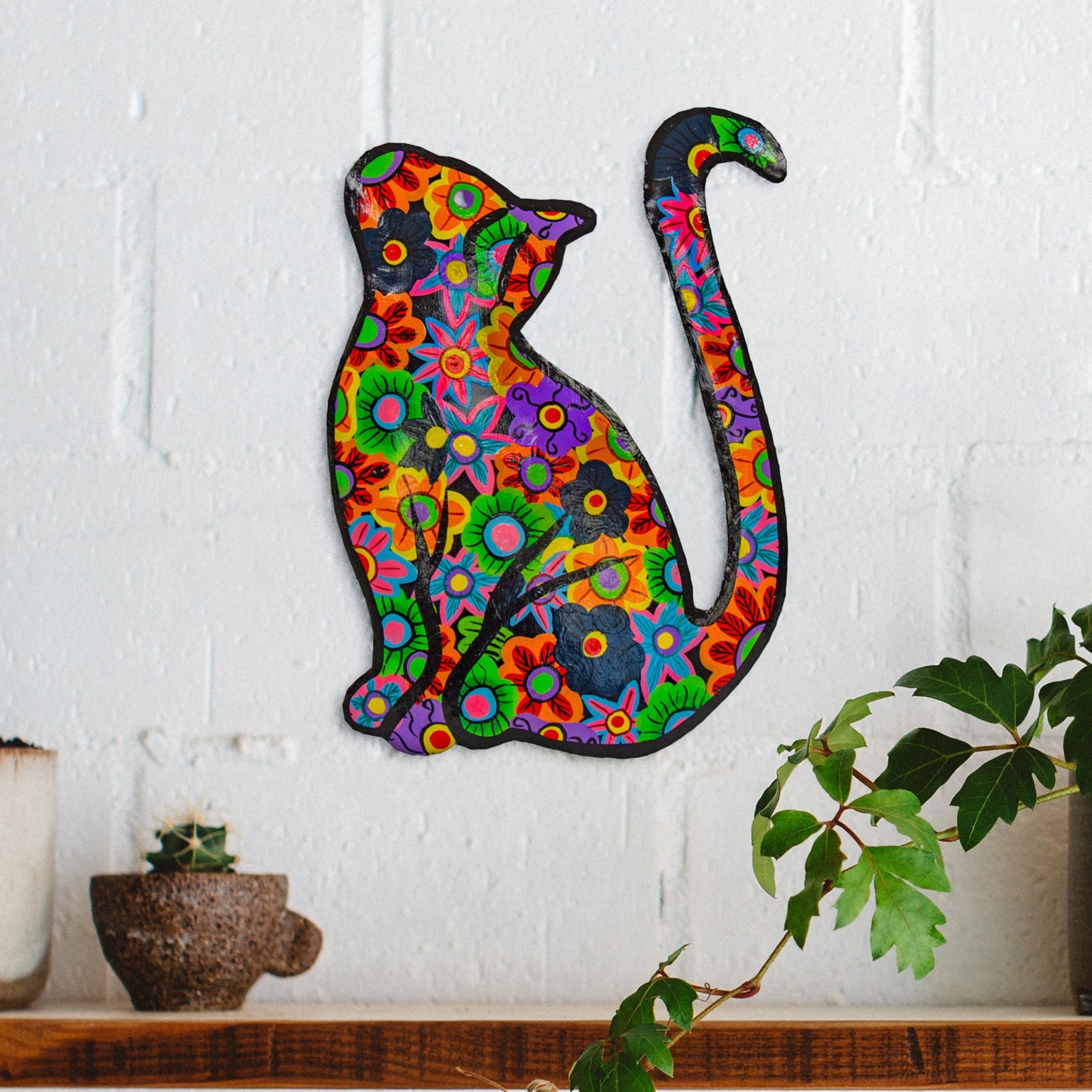 Painted Cutmetal Happy Cat Wall Hanging (13&quot; )