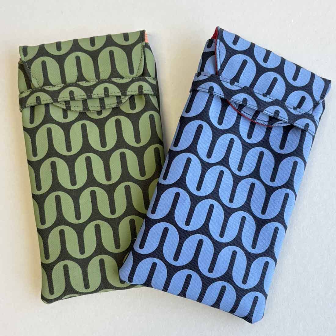 Retro Print Puffy Glasses Case