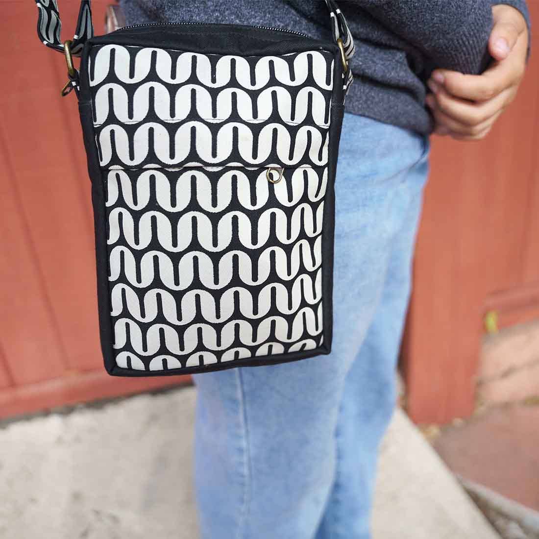 Retro Print Chunky Crossbody Bag