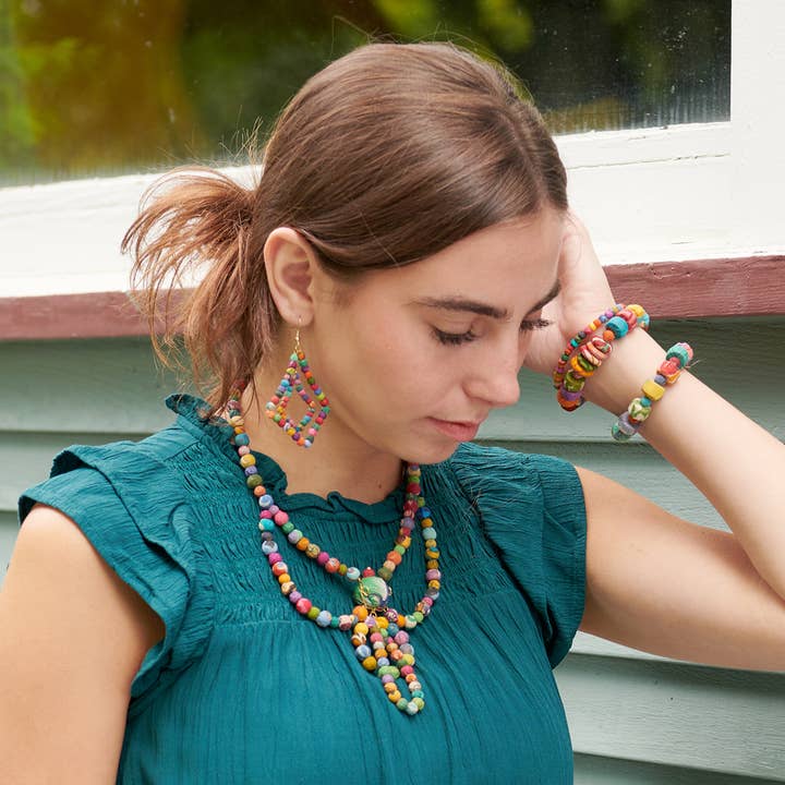 Color Bone &amp; Kantha Bead Bracelet (7.5&quot; L)