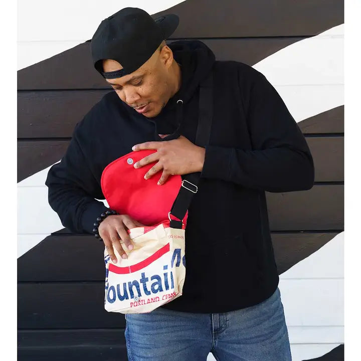 Mountain Messenger Bag