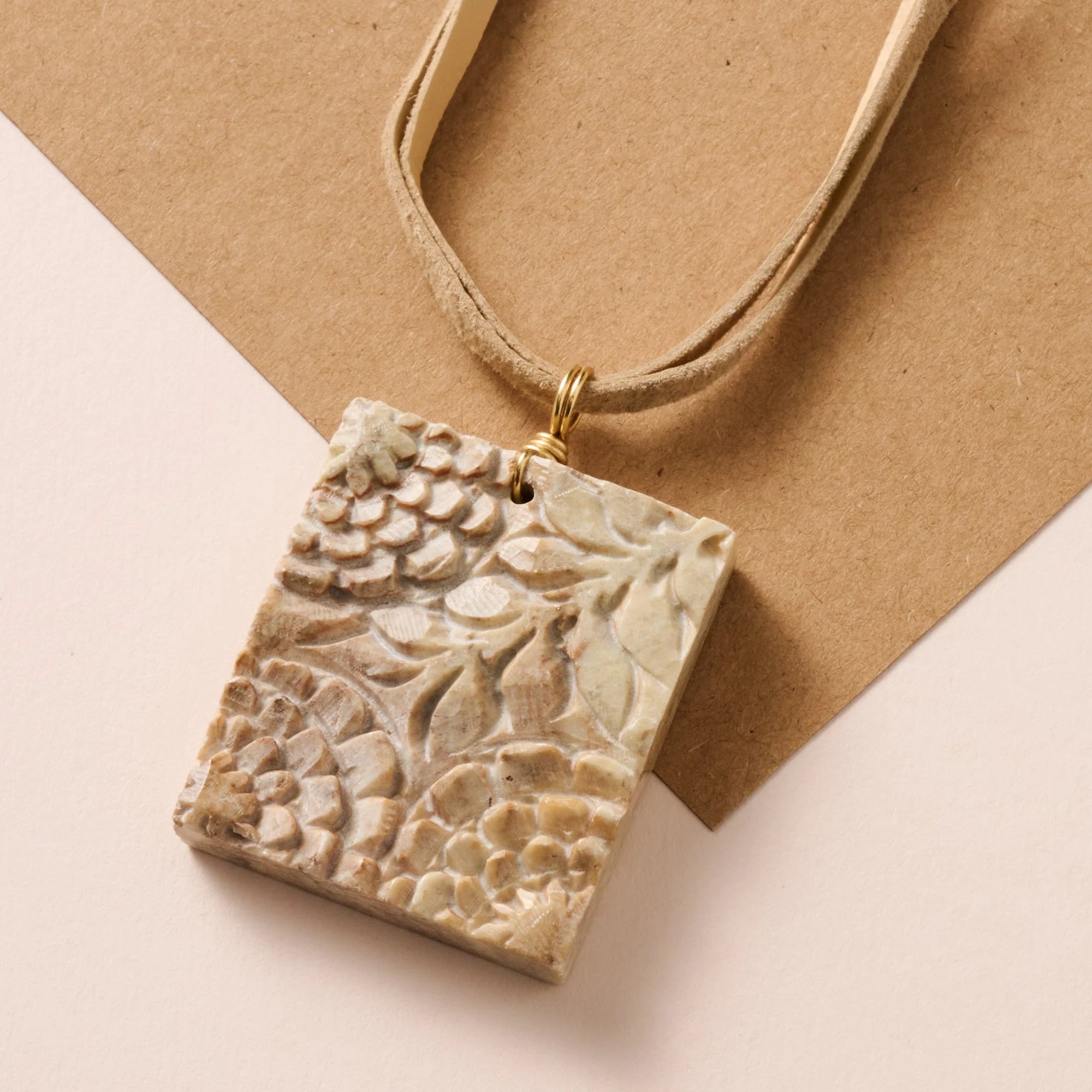 Gorara Stone Pendant Necklace