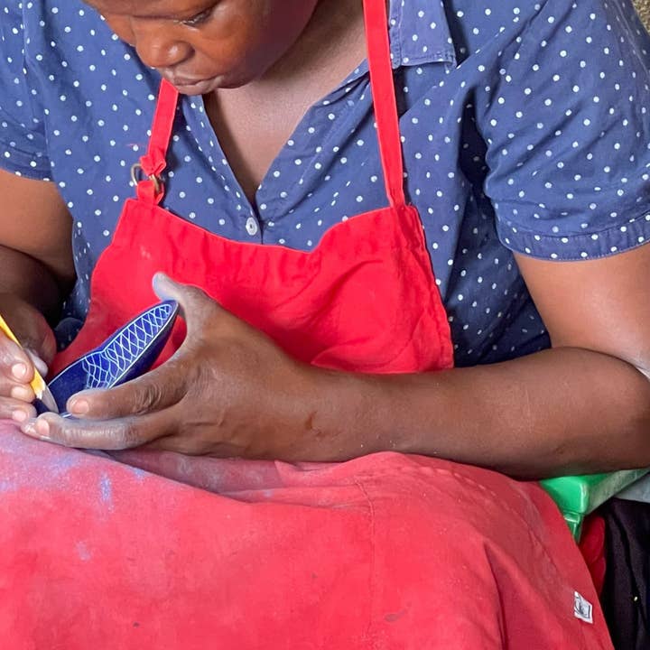 Red Kisii Stone Couple Heart Sculpture