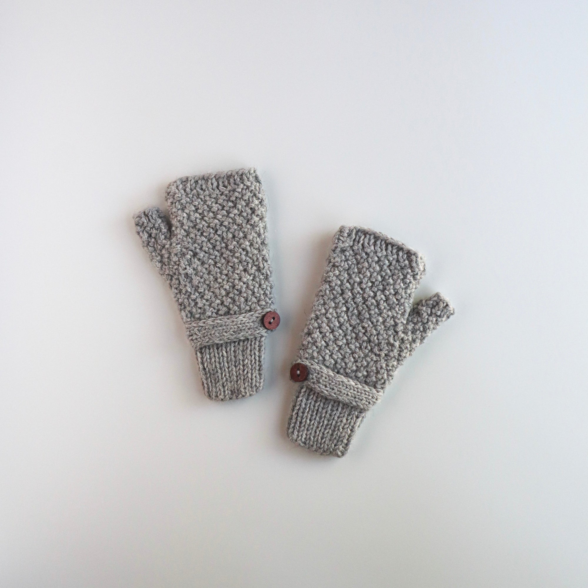 Alpaca/Acrylic Button Wristwarmer