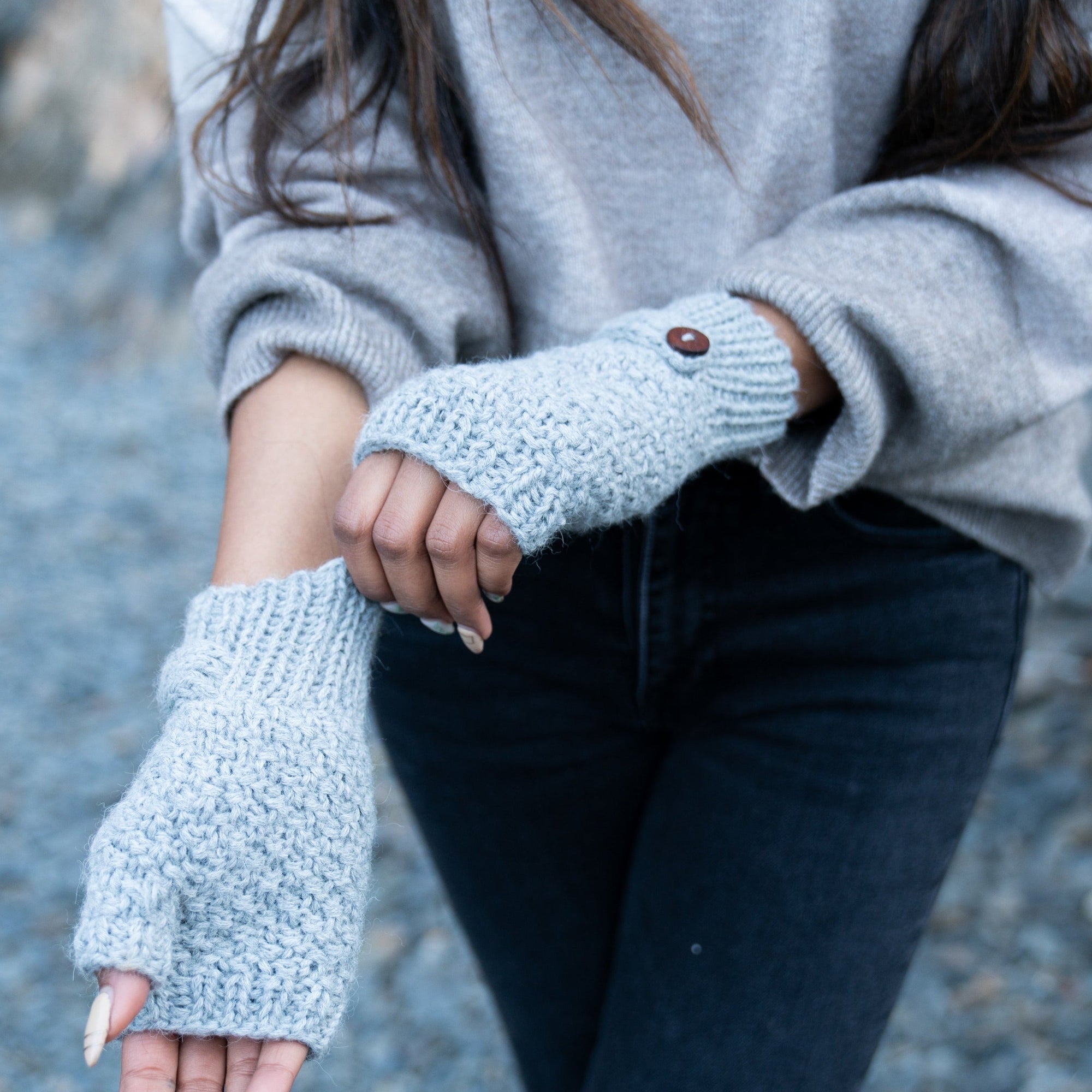 Alpaca/Acrylic Button Wristwarmer