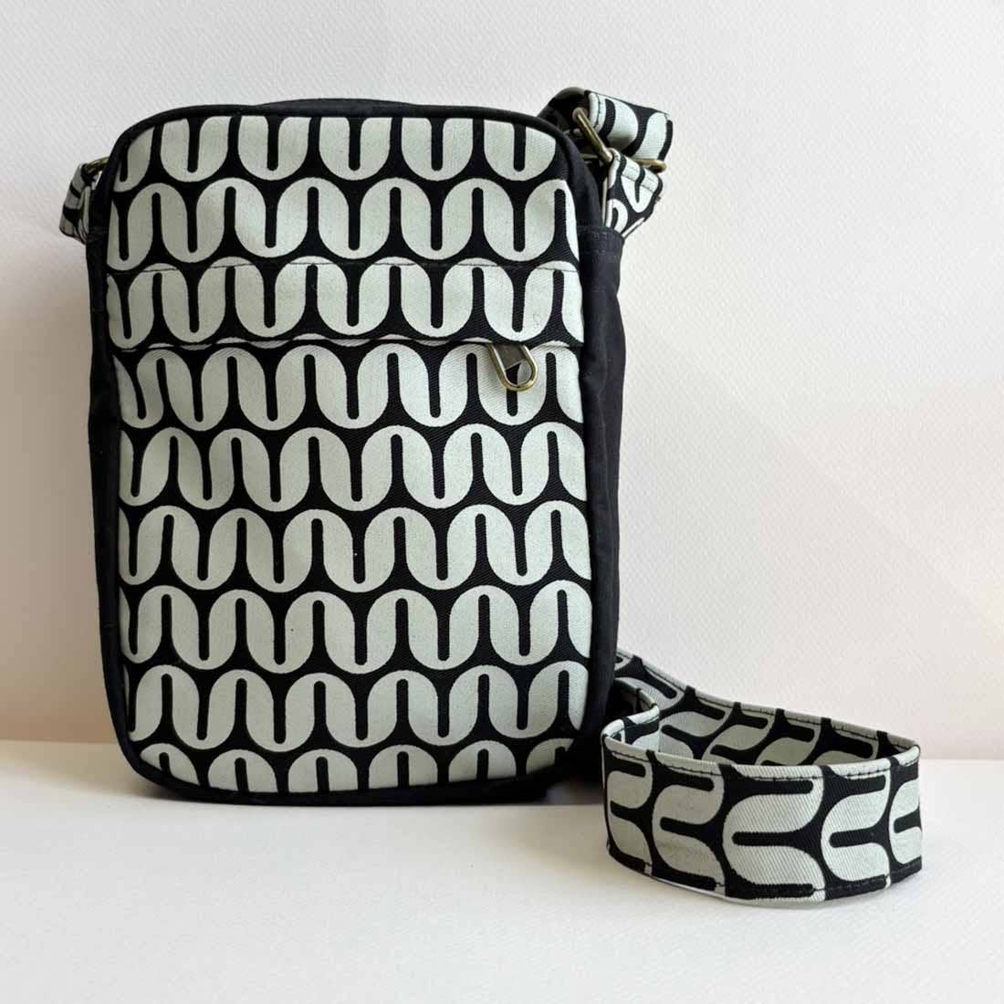 Retro Print Chunky Crossbody Bag