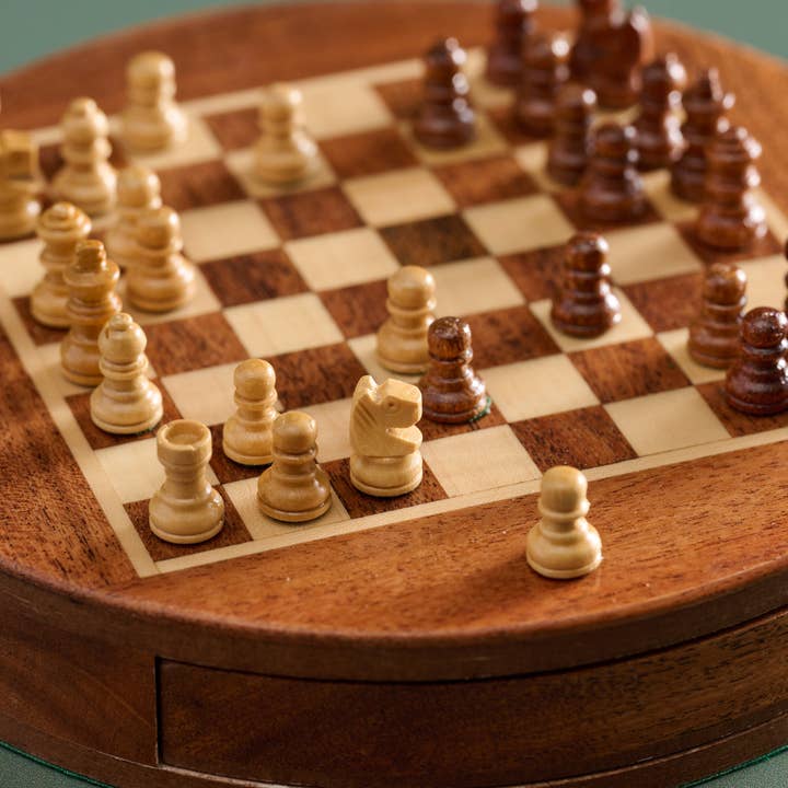 Acacia &amp; Haldu Wood Round Magnetic Chess Set (6&quot; D)