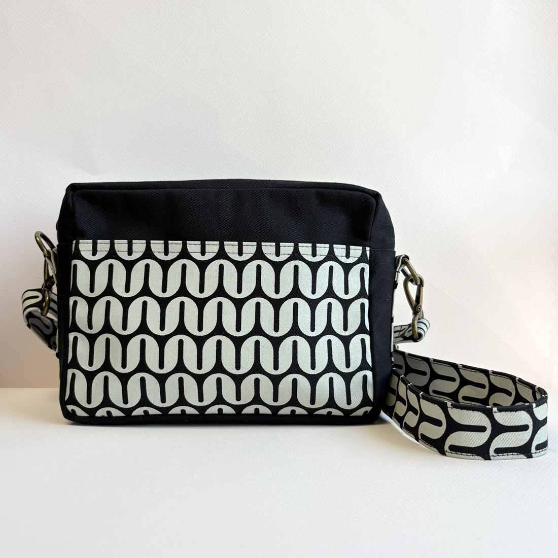 Retro Print Small Crossbody Shoulder Bag