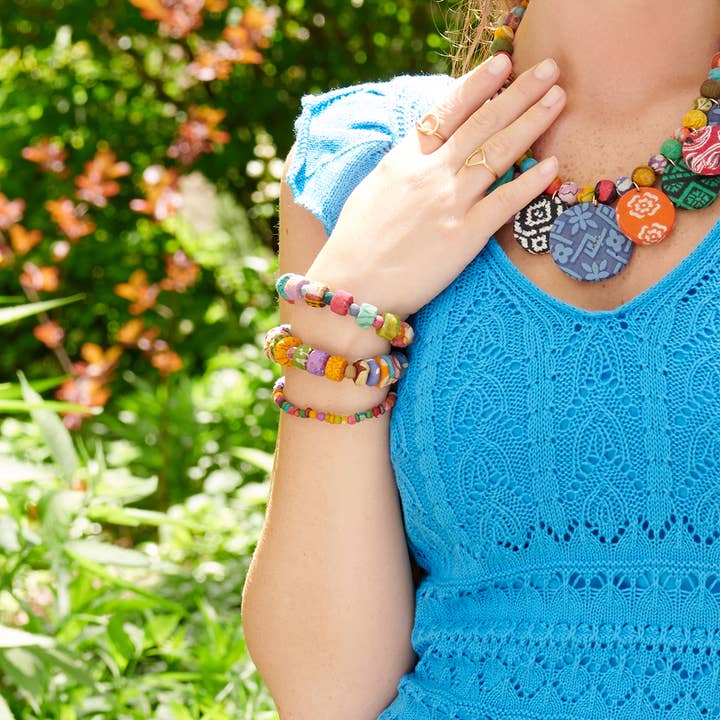 Color Bone &amp; Kantha Bead Bracelet (7.5&quot; L)