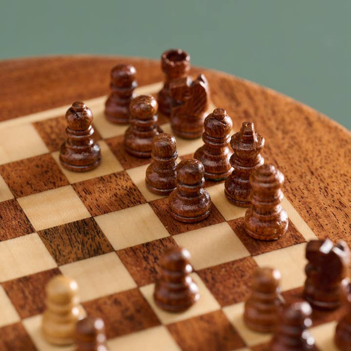 Acacia &amp; Haldu Wood Round Magnetic Chess Set (6&quot; D)