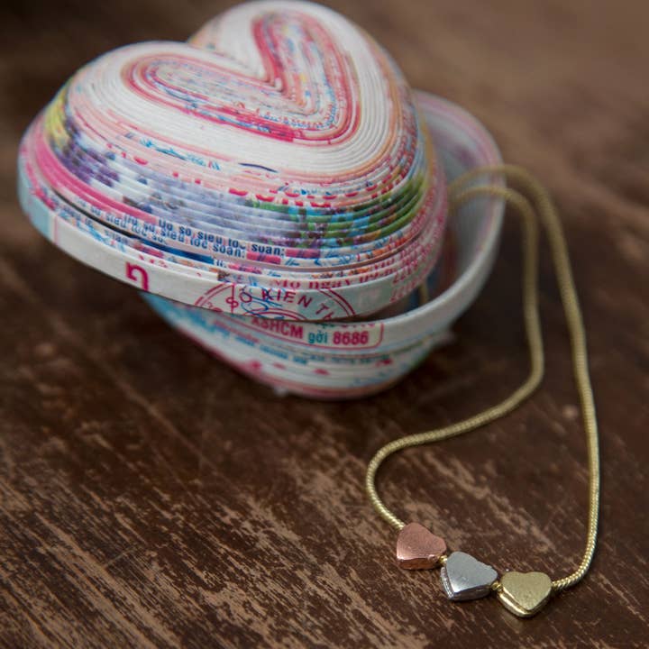 Recycled Magazine Paper Heart Box (2&quot; D)