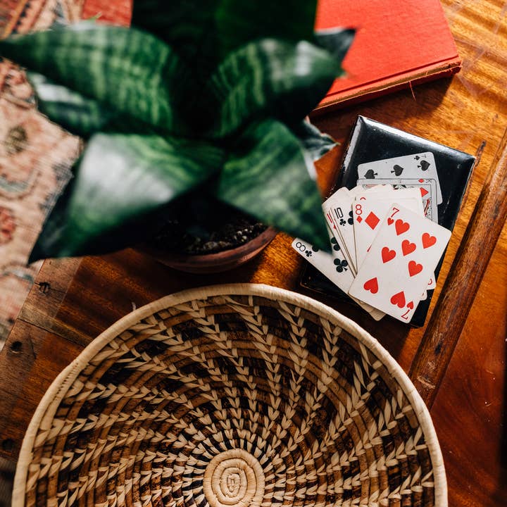 Brown Raffia-Banana Swirl Basket (13&quot; D)