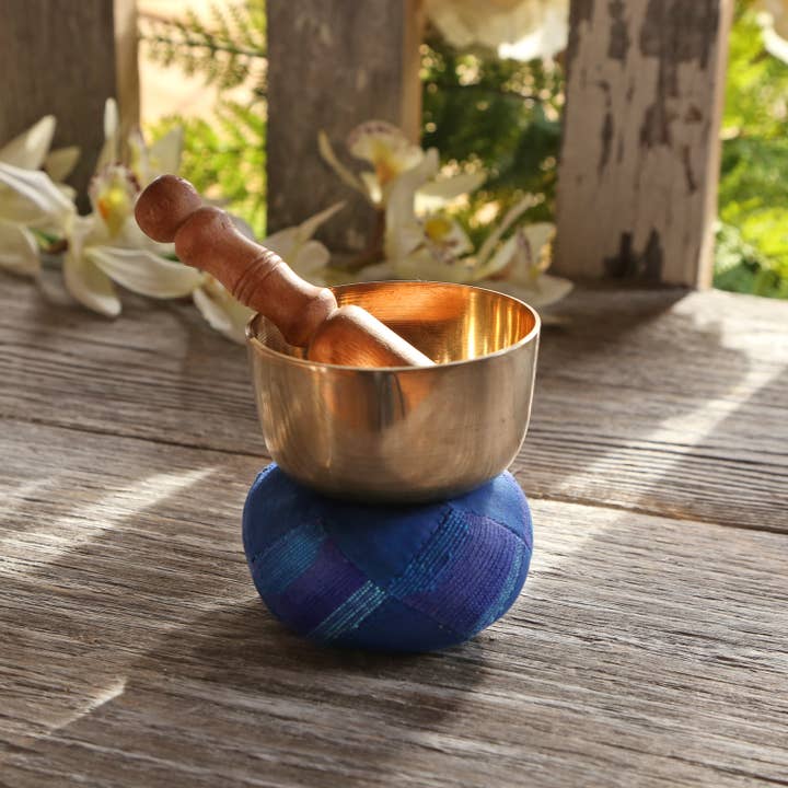 Brass Singing Bowl with Bag and Pillow