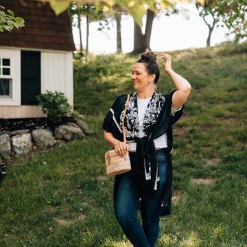 Damask Print Viscose Wrap/Jacket